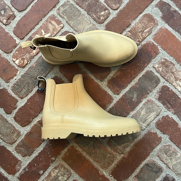 Zara Rubber Chelsea Rain Boots - Picture 1 of 6